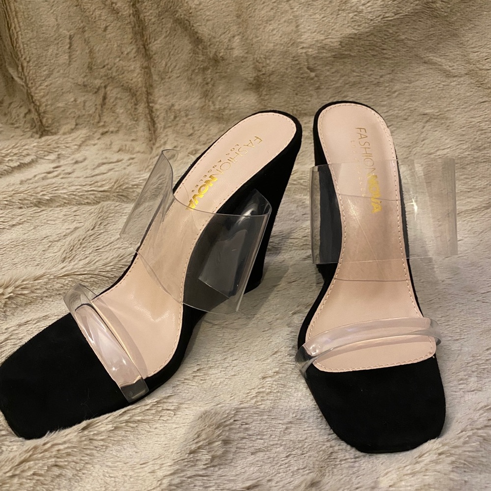 Fashion Nova black/clear wedges